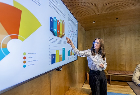 promethean board abudhabi and projector suppliers abudhabi installation